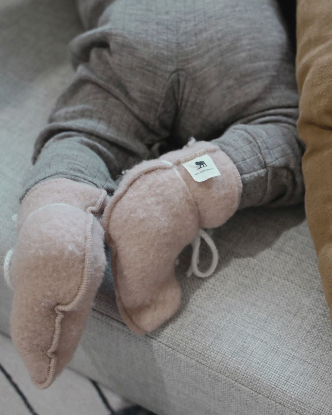 Babyfutter i ull – Beige (0–3 måneder)