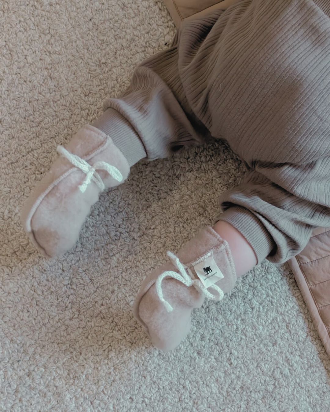 Babyfutter i ull – Beige (0–3 måneder)