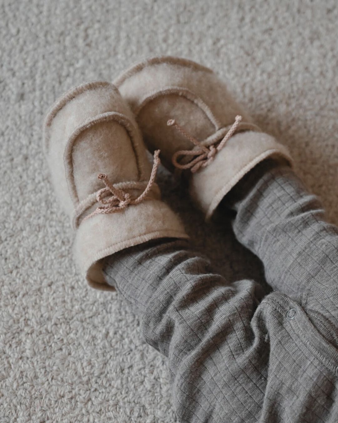 Babytøfler – Beige (3–6 måneder)