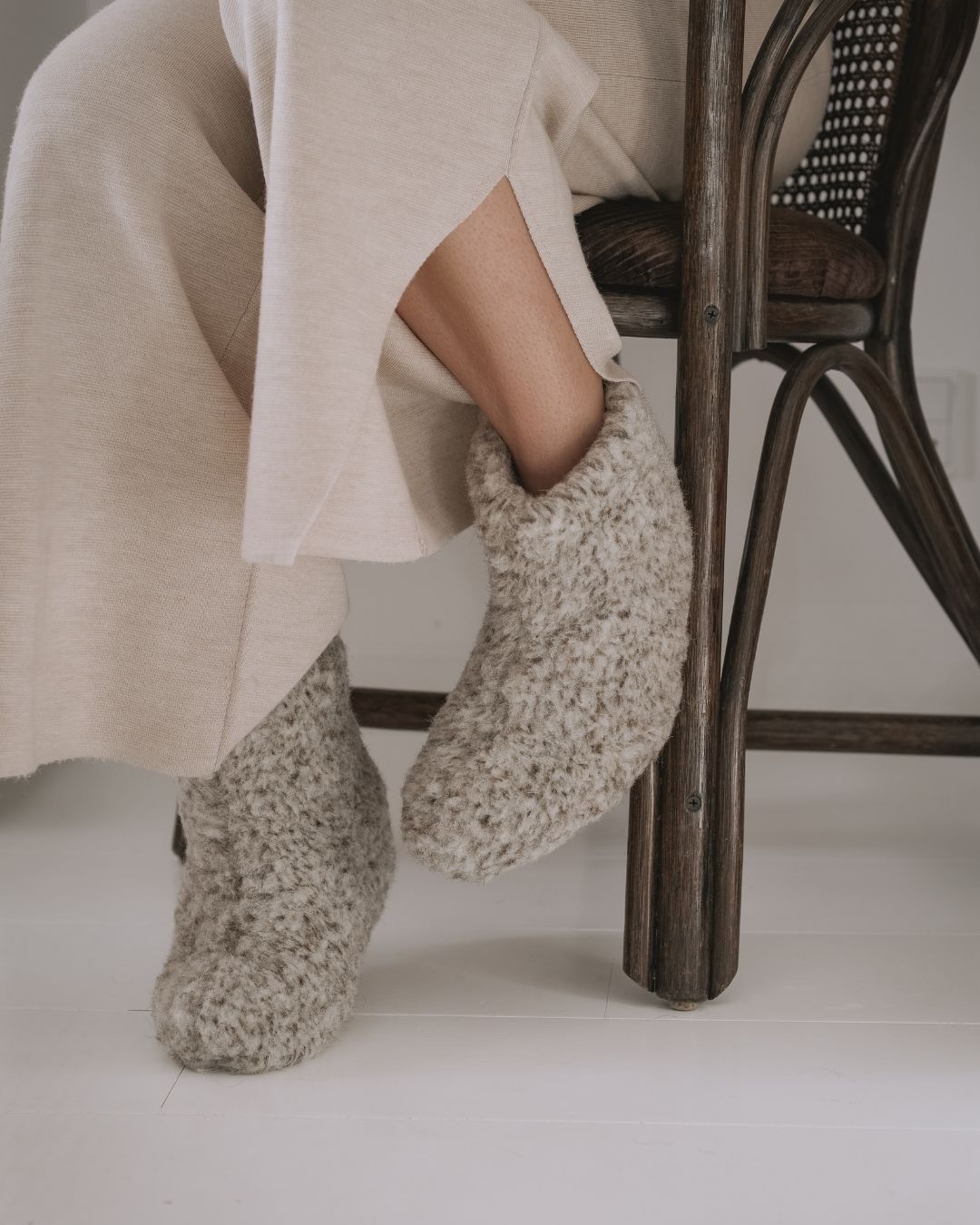 Ulltøfler - Lys Grå (Høy Modell)