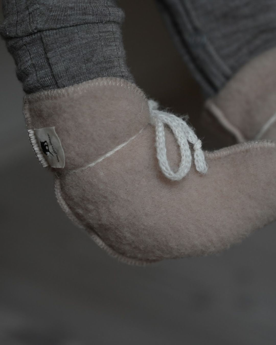 Babyfutter i ull – Beige (0–3 måneder)