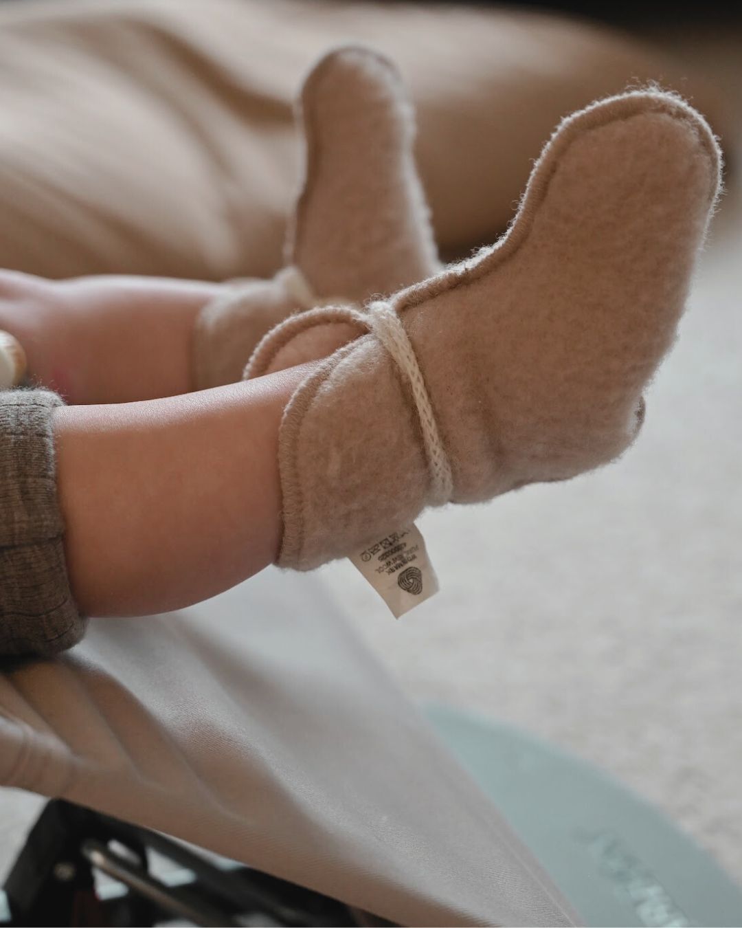 Babyfutter i ull – Beige (0–3 måneder)