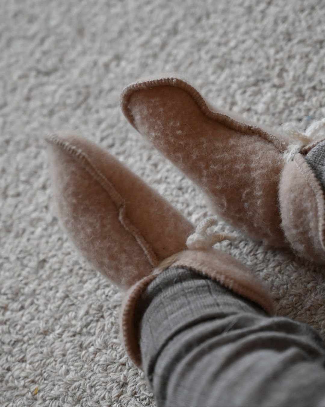 Babyfutter i ull – Beige (0–3 måneder)